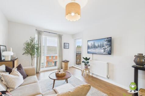 EweMove Estate Agents Basingstoke - Leander Court 