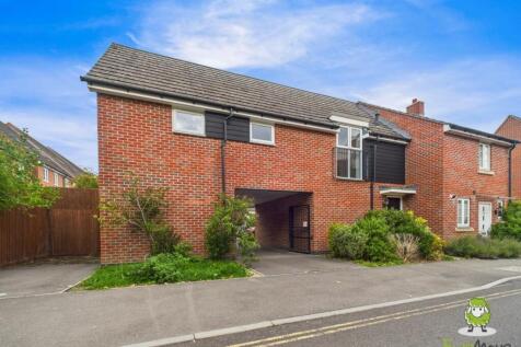 EweMove Estate Agents Basingstoke - Sinclair Drive