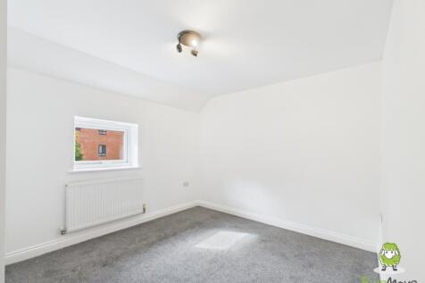 EweMove Estate Agents Basingstoke - Sinclair Drive