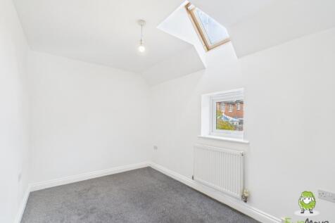 EweMove Estate Agents Basingstoke - Sinclair Drive