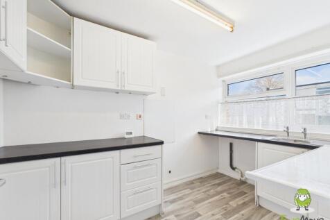 EweMove Estate Agents Basingstoke - Ribble Way - K