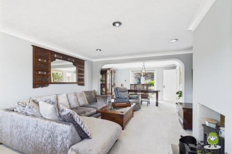 EweMove Basingstoke Estate Agents - 24 Byfleet Ave