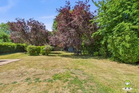 EweMove Basingstoke Estate Agents - 24 Byfleet Ave
