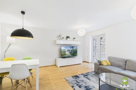 EweMove Estate Agents Basingstoke - Ajax Close - L