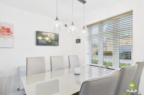 EweMove Estate Agents Basingstoke - Longwood Copse