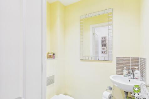 EweMove Estate Agents Basingstoke - Longwood Copse