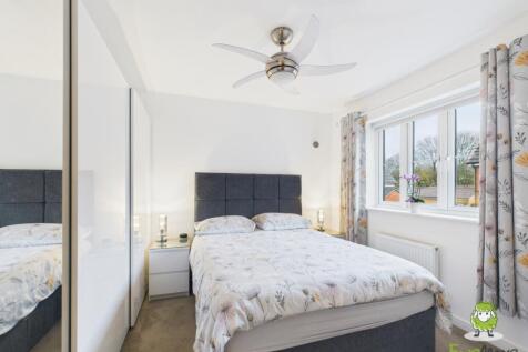 EweMove Estate Agents Basingstoke - Longwood Copse