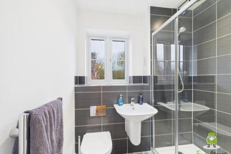 EweMove Estate Agents Basingstoke - Longwood Copse