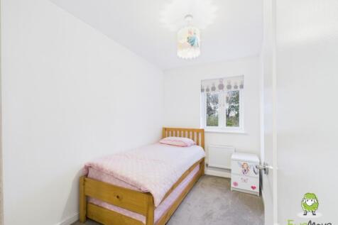 EweMove Estate Agents Basingstoke - Longwood Copse