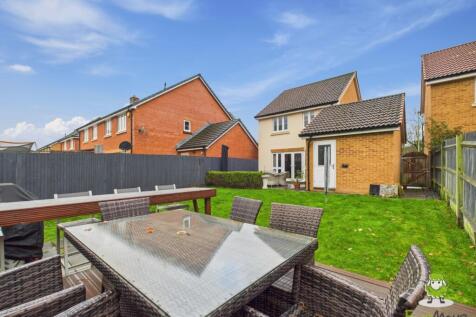 EweMove Estate Agents Basingstoke - Longwood Copse