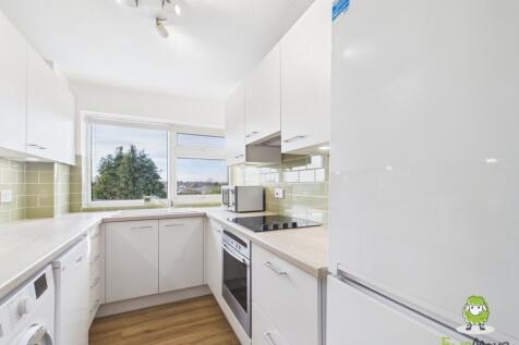 EweMove Estate Agents Basingstoke - Sylvia Close -