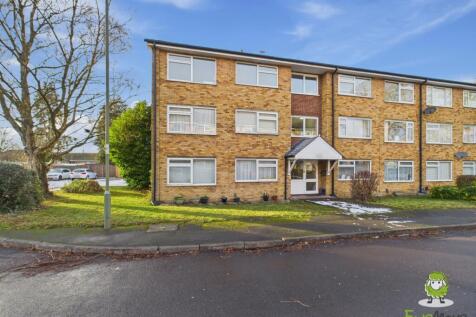 EweMove Estate Agents Basingstoke - Sylvia Close -