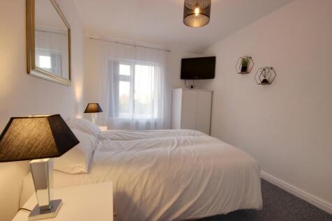 1 Bed 2AA