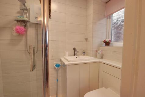 1 Bed 1 Ensuite