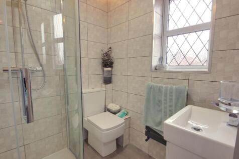 1 Bed 1 ensuite