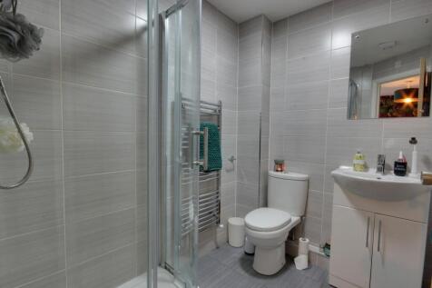 1 Bed 1 ensuite