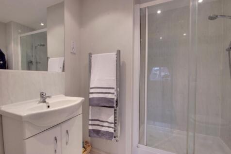 1 Bed 1 Ensuite