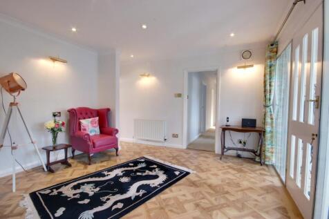 1 Entrance Hall B