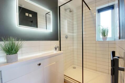 1 Bed 1 Ensuite