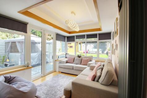 1 Garden Room A