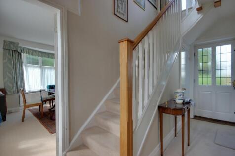 1 Entrance Hall B
