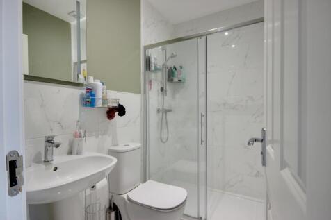 1 Bed 1 ensuite A