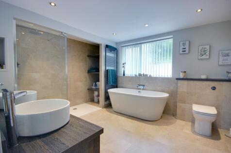 1 Master Bed ensuite A
