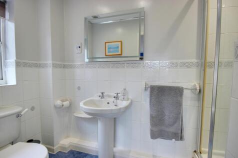 1 Bed 1 Ensuite