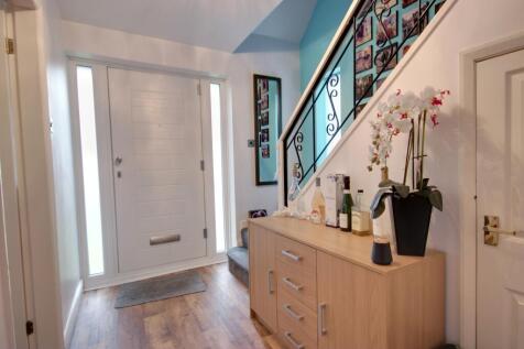 1 Entrance Hall B