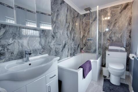 1 Master Bed ensuite A