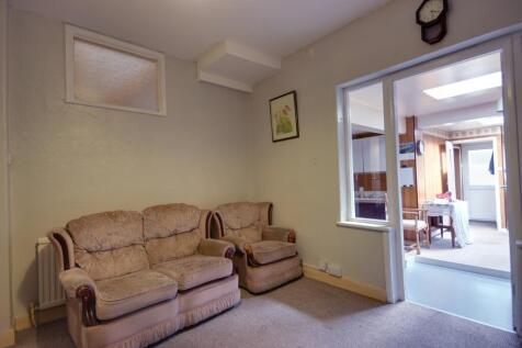 1 Rear Lounge B
