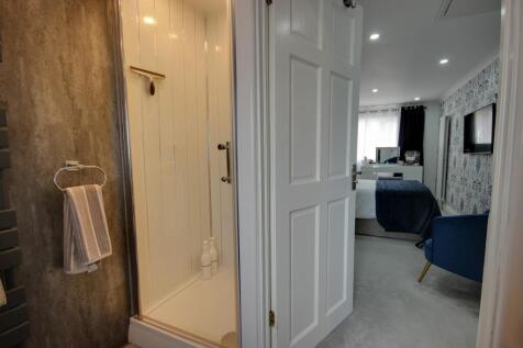 1 Bed 1 ensuite B