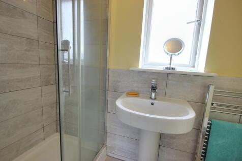 1 Bed 1 Ensuite