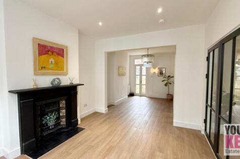 Folkestone Estate Agents, Your Key Move - Victoria