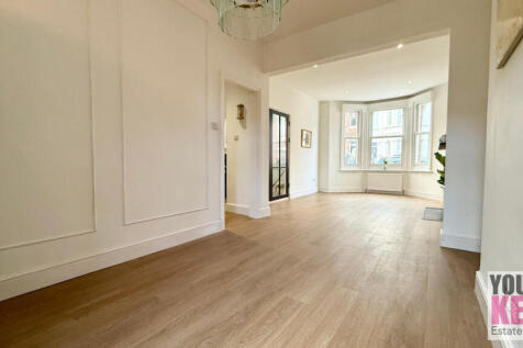 Folkestone Estate Agents, Your Key Move - Victoria