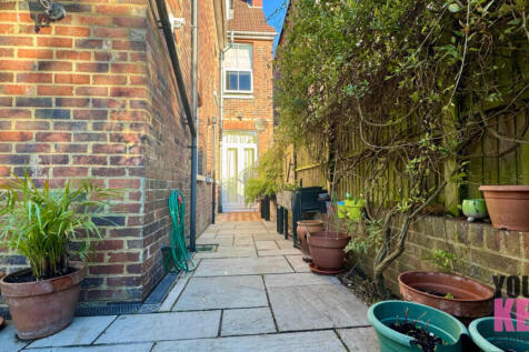 Your Key Move Estate Agents in Folkestone - Broadm