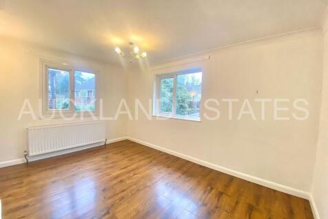 Living Room (2)