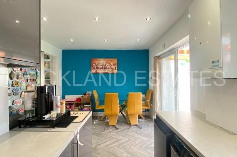 c2f30fb1-f64c-432...