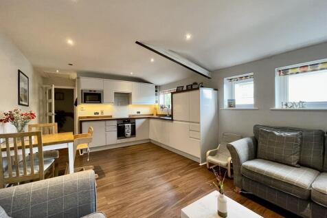 Living Area (2)