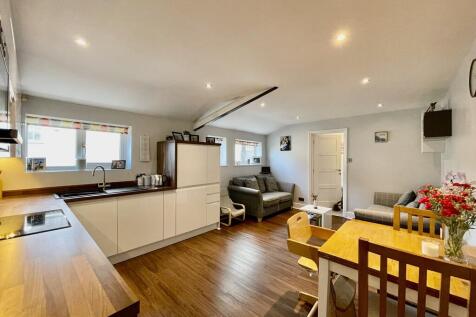 Living Area (3)