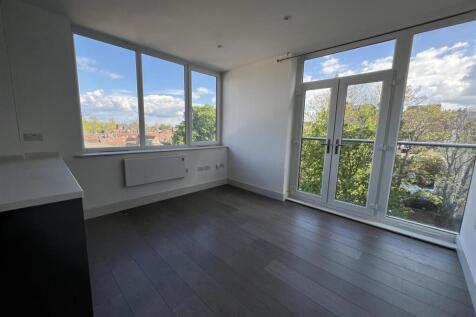 Kitchen / Living Room