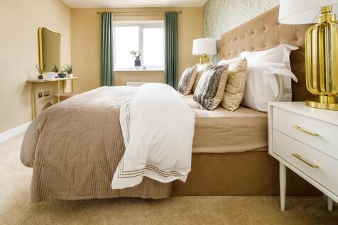 King-size main bedroom with en suite