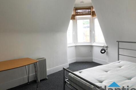 Large 2nd Floor Studio Flat