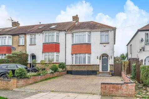 Three Bedroom End of Terrace House