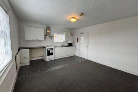 Large Top Floor 1 Bedroom Flat