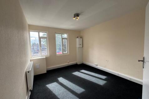Large 2 Bedroom Flat