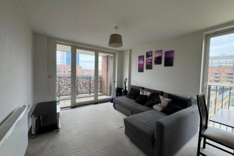 Large 2 Bedroom Flat