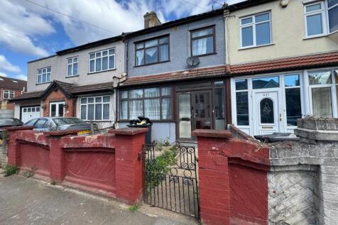 Large 4 Bedroom house