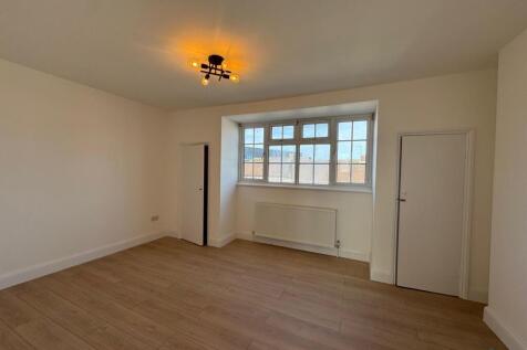 Newly Refurbished 2 Bedroom Flat