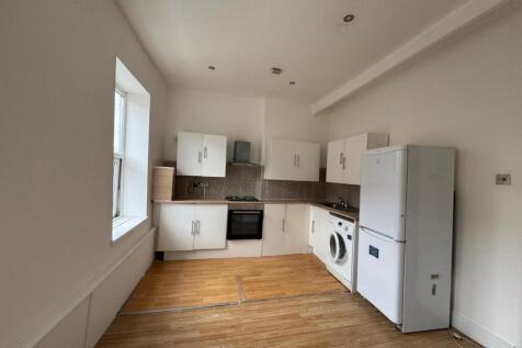 1 Bedroom 1st Floor Flat